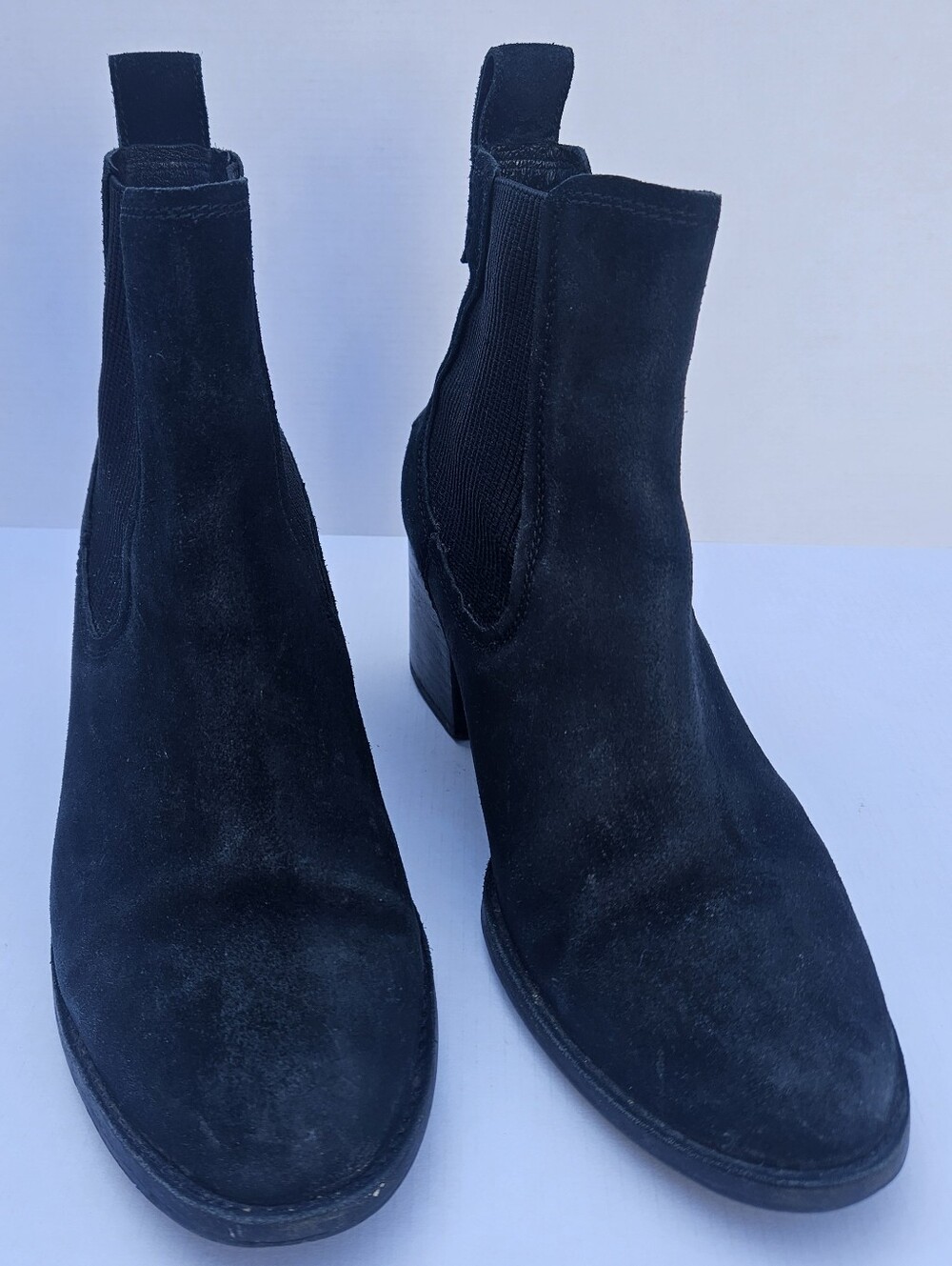 UGG Black Suede Chelsea Heeled Booties Ankle Boots Size 8.5